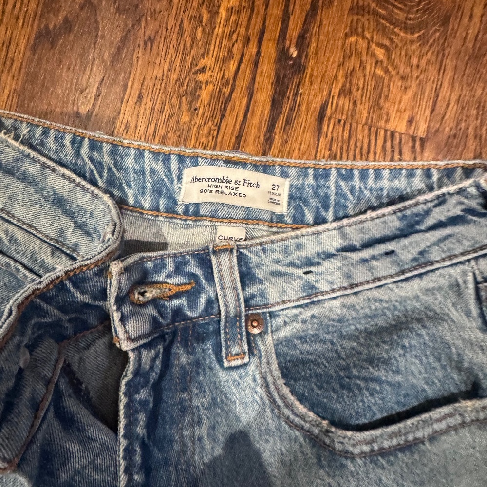 Abercrombie and Fitch hi Rise  90s relaxed curve love size 27